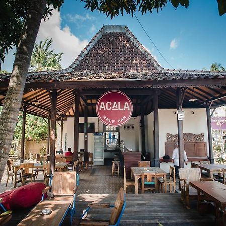 Acala Hostel & Reef Bar Toyapakeh Exterior photo